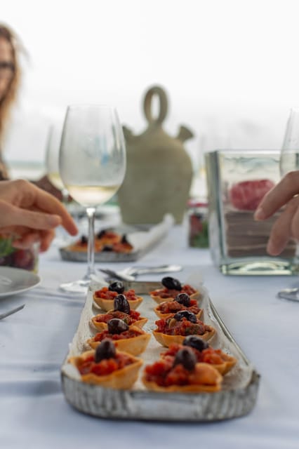 Valencia: Boat Ride with Valencian Wine Tasting & Tapas - Why Albufera makes a good break from Valencia