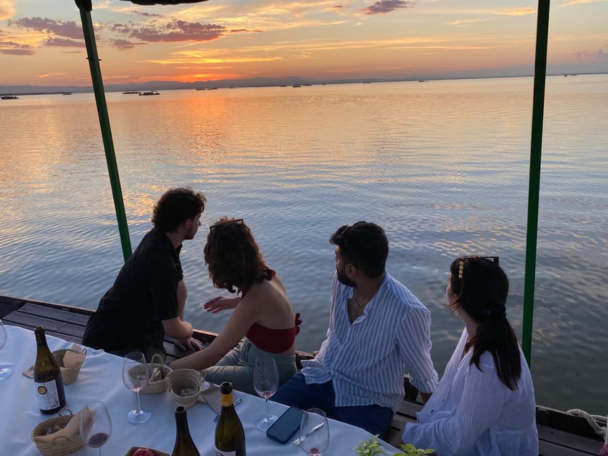 Valencia: Boat Ride with Valencian Wine Tasting & Tapas - What happens during the 105-minute boat ride