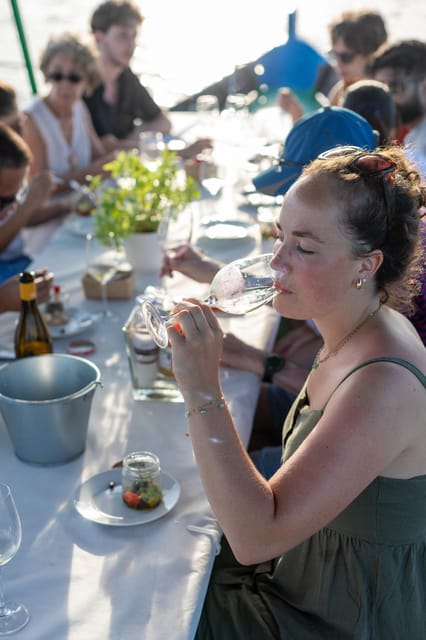 Valencia: Boat Ride with Valencian Wine Tasting & Tapas - The Valencian wine tasting on the lake