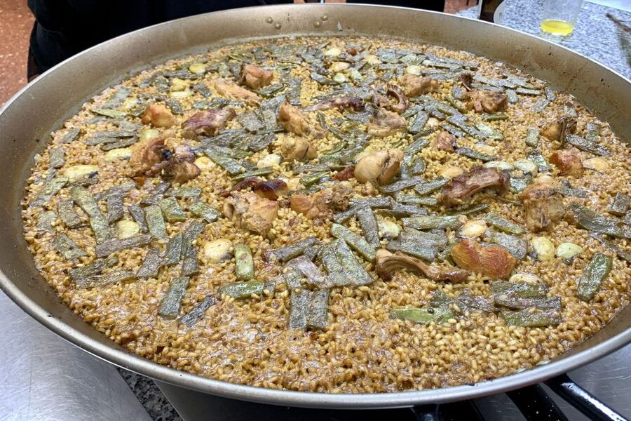 Valencia: Evening Guided Paella Workshop, Tapas, and Drinks - Five things to know before you book