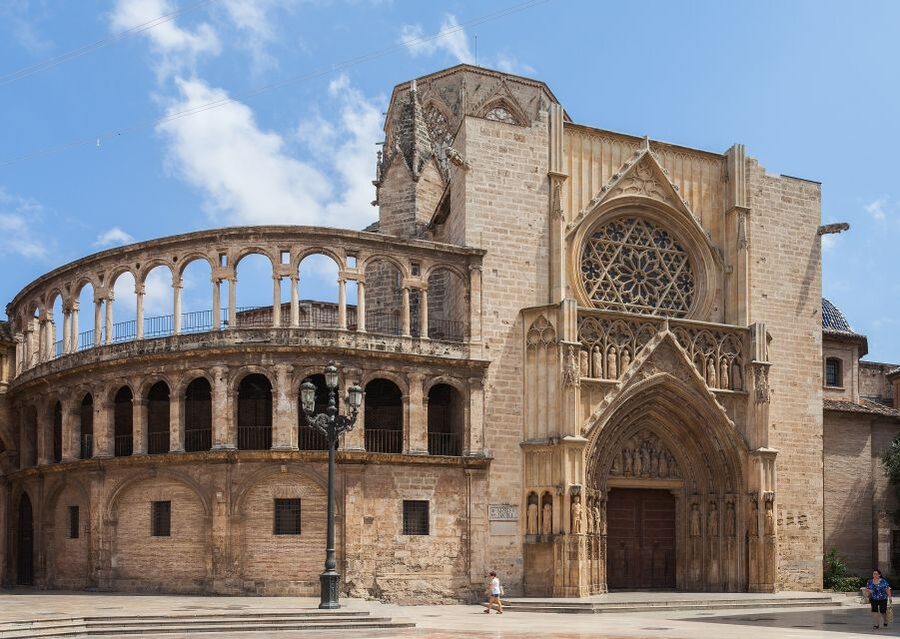Valencia: Guided City Walking Tour with Tapas Tastings - From the Silk Exchange to Plaza Redonda