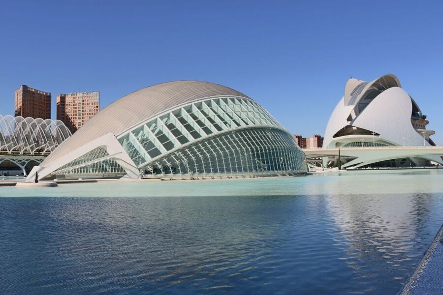 Valencia: Guided City Walking Tour with Tapas Tastings - Who should book this Valencia walk?