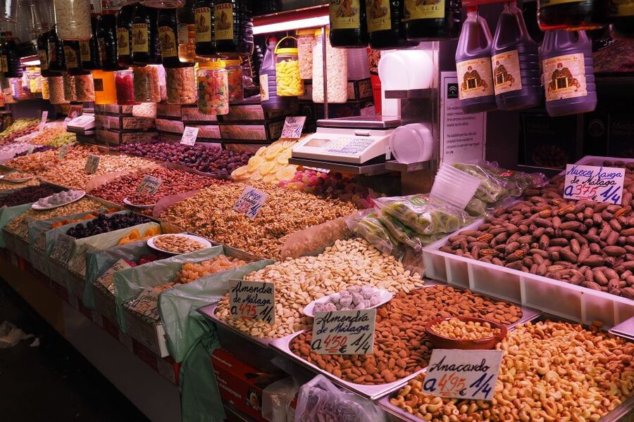 Valencia: Guided City Walking Tour with Tapas Tastings - The cathedral and Valencia’s layered past