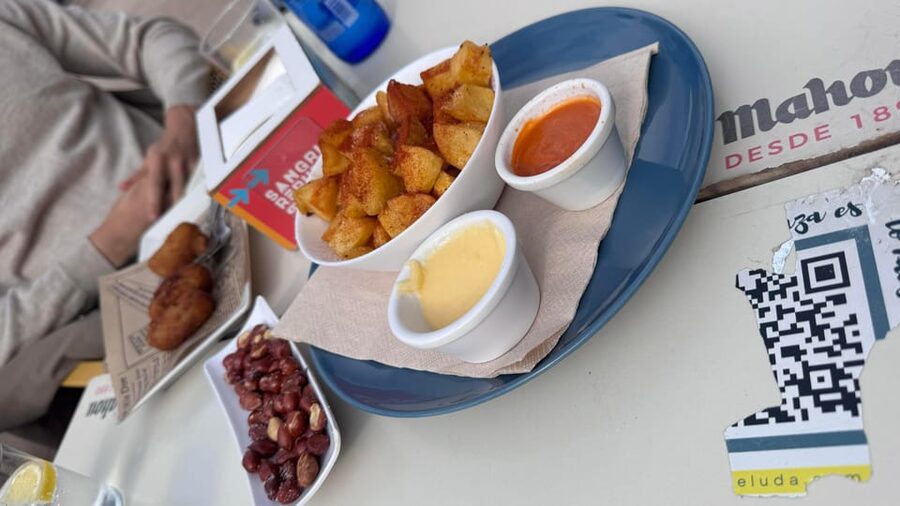 Valencia: Guided Private Bike Tour with Tapas and Drinks - Key points to know before booking