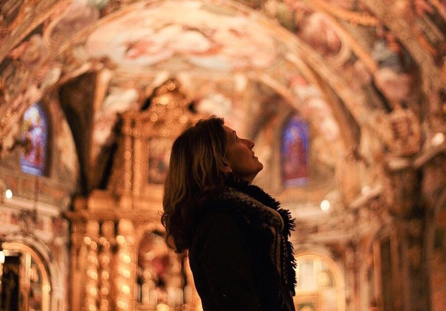 Valencia: Old Town Tour, Wine & Tapas in an 11th c. Monument - Start in Plaça de Sant Jaume with Valencia at your feet
