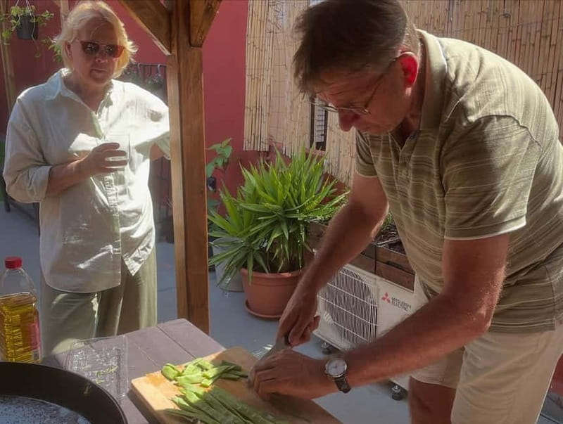Valencia: Paella Cooking Class with Tapas and Drinks - Learning the foundations of Valencian paella