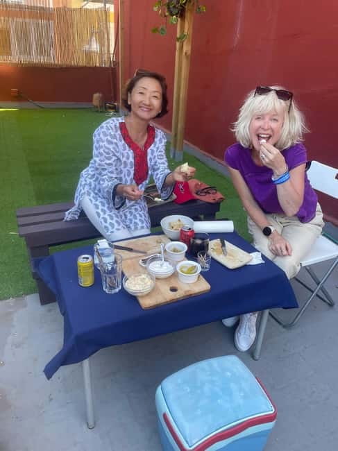 Valencia: Paella Cooking Class with Tapas and Drinks - The terrace setting and what to expect from the home atmosphere