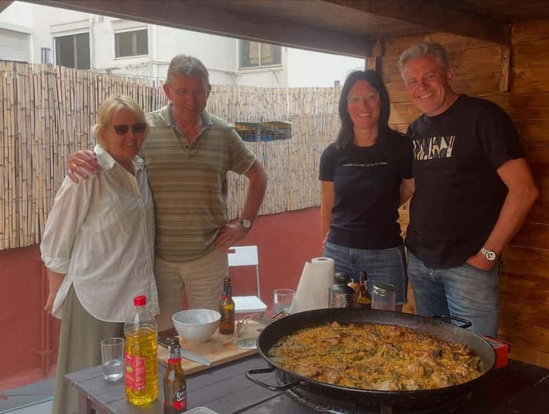 Valencia: Paella Cooking Class with Tapas and Drinks - Who should book this class?