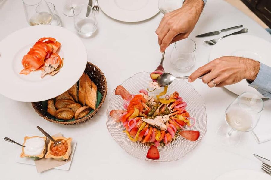 Valencia: Tapas and Drinks Evening Tour - Five things to know before you book