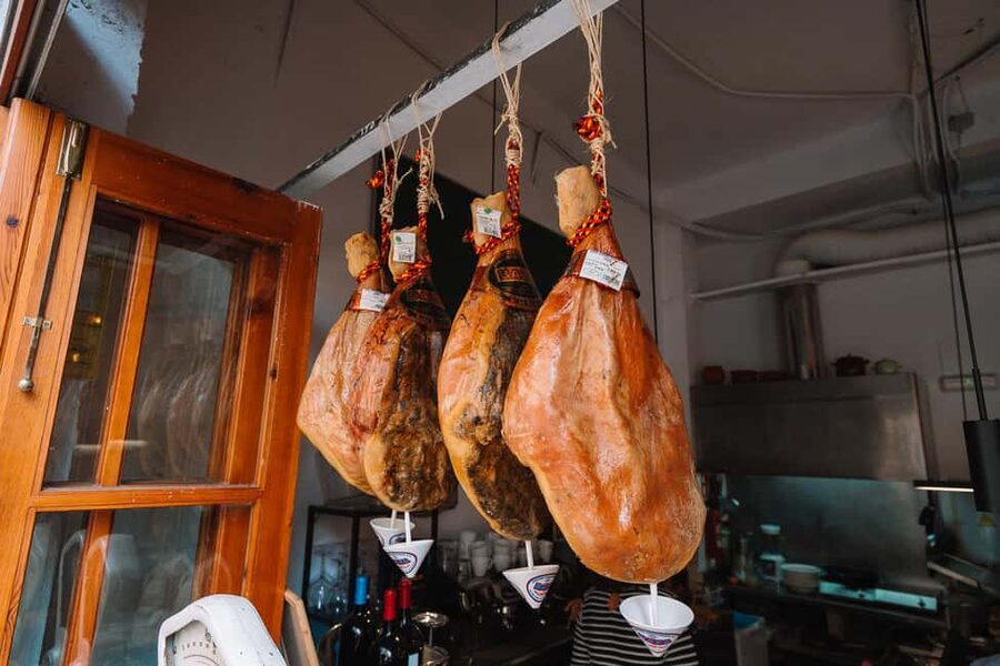 Valencia: Tapas and Drinks Evening Tour - How much food and drink do you really get?