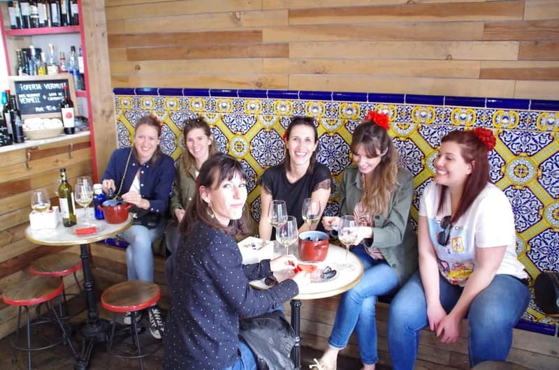 Valencia Tapas and Sightseeing Guided Tour - Walking through the old city and Plaça de la Mare de Déu