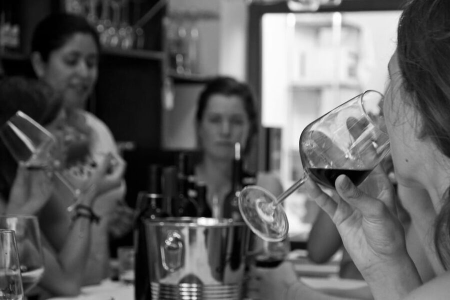 Valencia: Wine Tasting and Tapas Experience - Key points at a glance