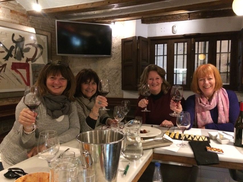 Valencia: Wine Tasting and Tapas Experience - Learning with Paul, Valeria, and the small-group format