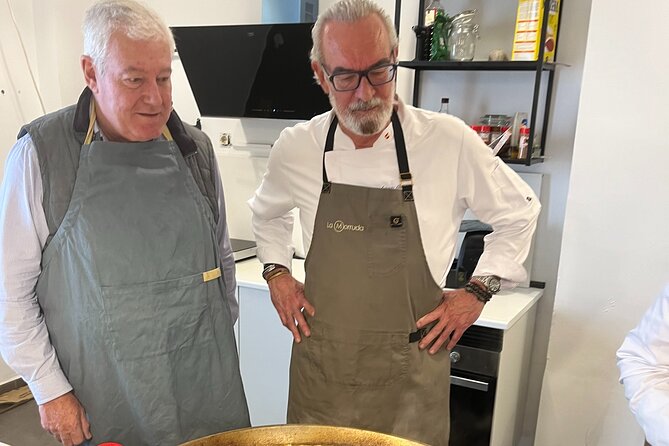 Valencian Paella class with welcome drinks and tapas - A cooking class with real Valencian purpose