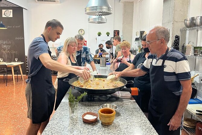 Valencian Paella Cooking Class, Tapas & Sangria - Evening - Finding Carrer del Penyagolosa at 5:00 pm