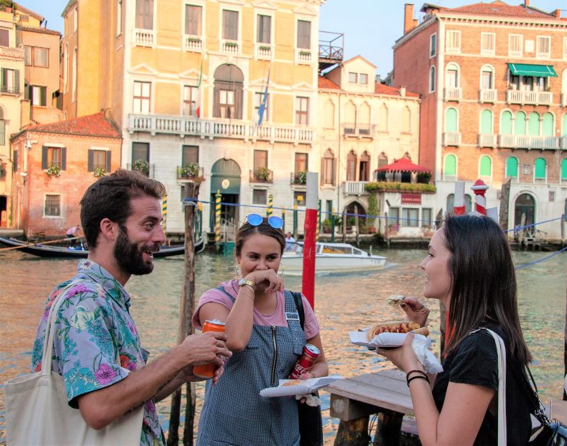 Venice: Local Secrets of Venice Tapas & Wine Walking Tour - How much food and wine do you get?