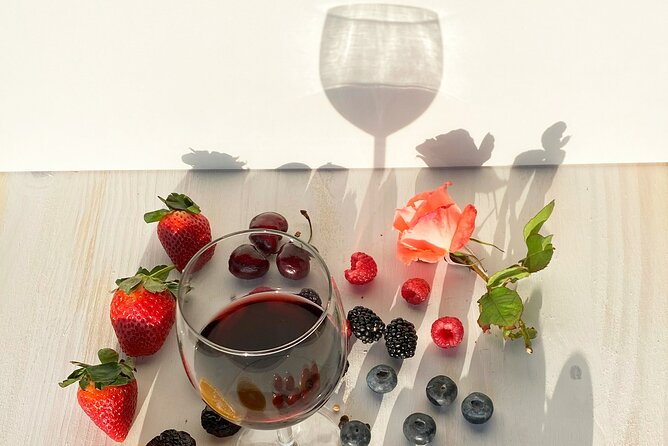 Vilamoura, Albufeira & Porches: Wine Tasting, Tapas & Music Tour - Public or private: choose the right version