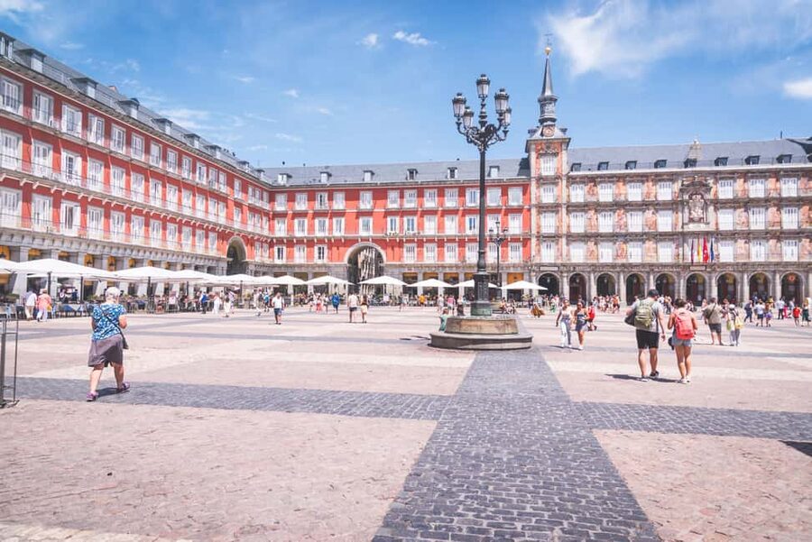 Walking Tour Madrid +Pintxo +Drink - The guides are a major part of the experience