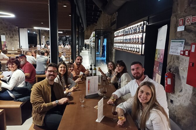 Wine, Tapas and Winery Tour - Rua das Flores and the first wine pairing