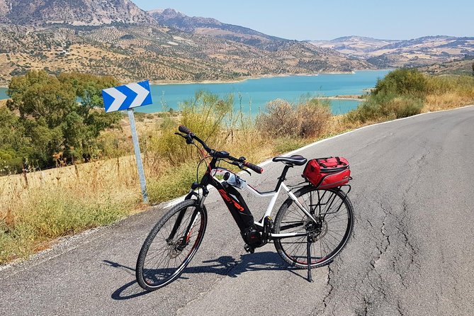 Wine, Tapas & Lake Zahara by e-bike incl Ronda pickup (full day) - What to pack and what to confirm